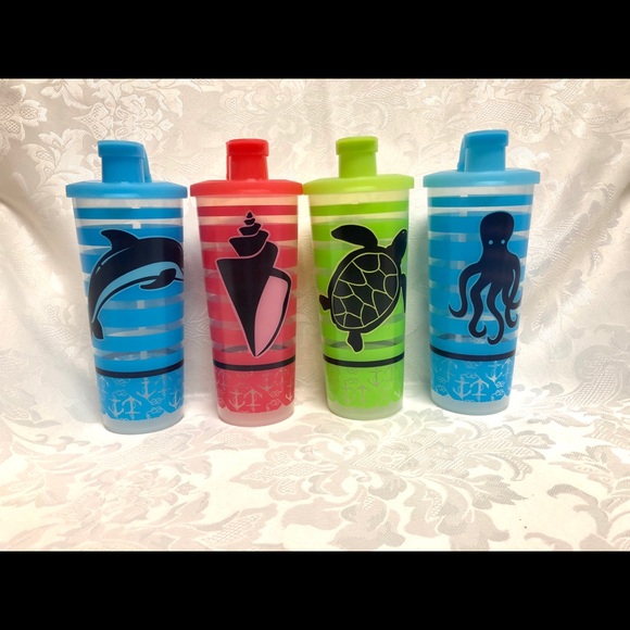 Tupperware Dining Nwot Tupperware Tumblers With Fliptop Seal Sea